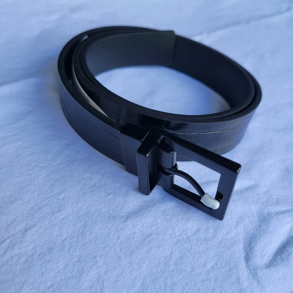 INC Reversible Faux-Leather Belt. Size 38-40 Men's New With Tags.